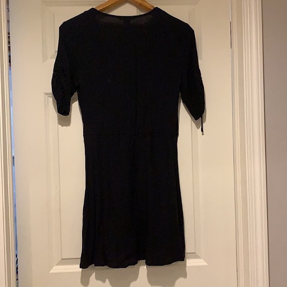 H&M Button Down Rouched sleeve dress Size: 6 Color: black - Picture 5 of 9